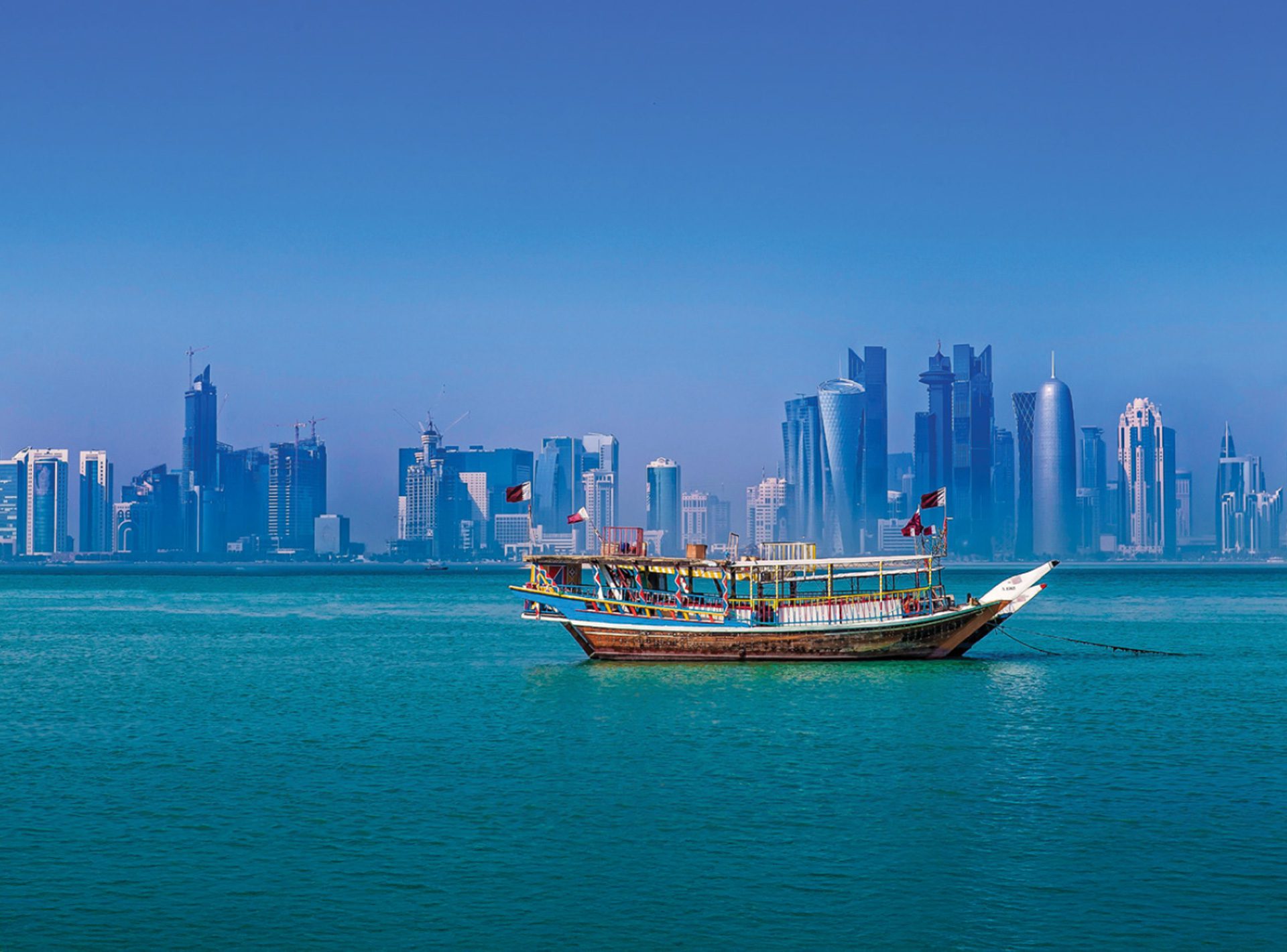 Sail the seas of Qatar on a traditional wooden dhow. A 1-hour trip offering stunning views of Doha’s skyline and rich maritime heritage.