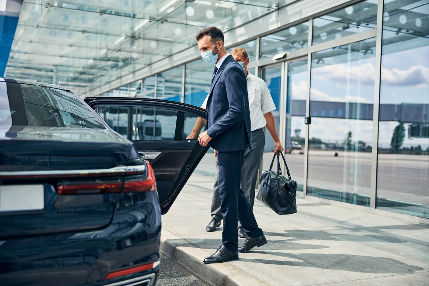Choose from private cars, affordable taxis, or reliable transfer services for stress-free airport travel in Qatar.