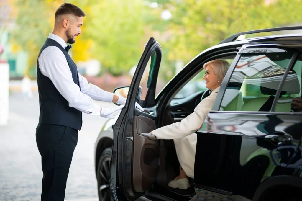 Luxury car and private transportation services in Qatar with professional drivers