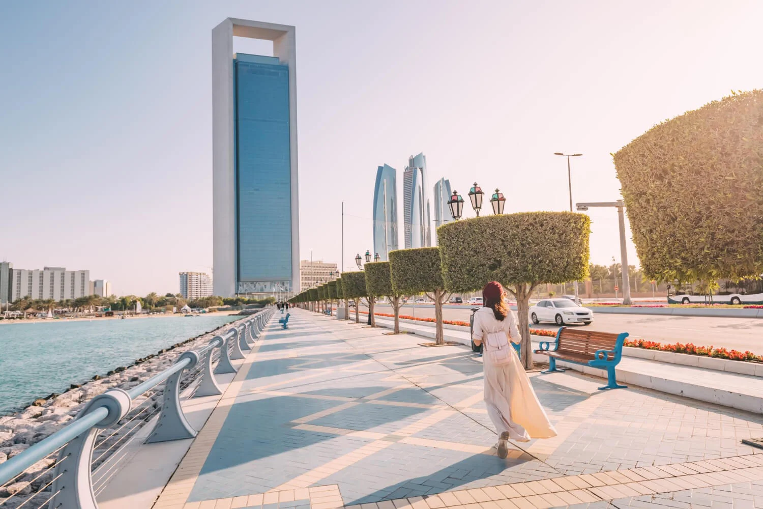 Traveler booking a city tour of Doha online with a travel agency in Qatar.