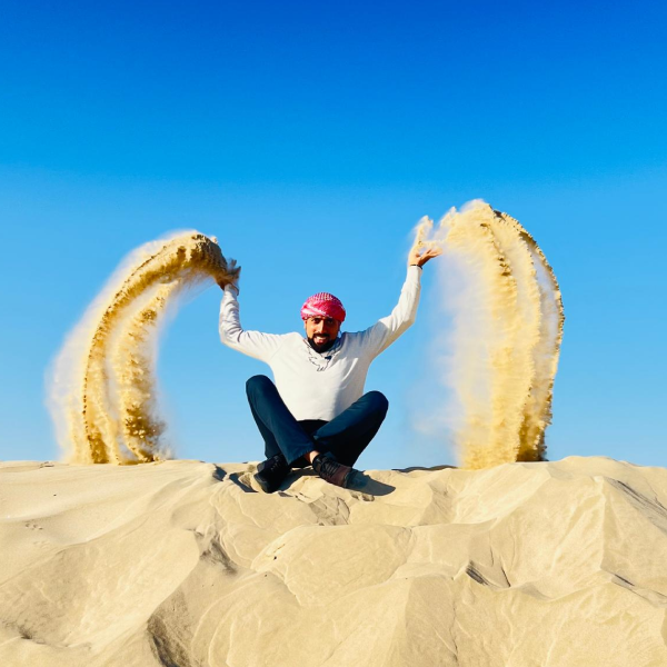 Desertsafari happy customers with sandcastle in qatar